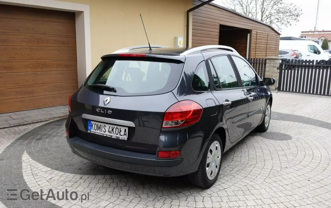 RENAULT Clio 