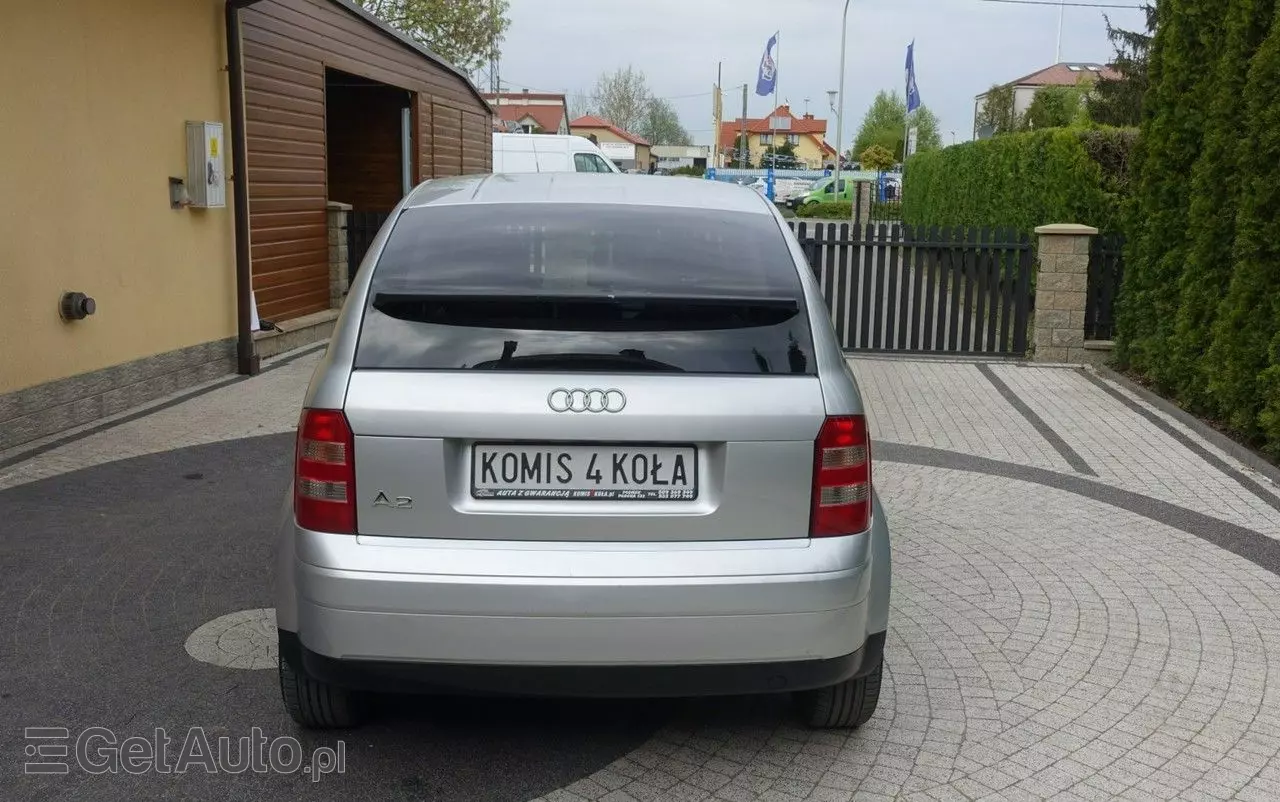 AUDI A2 