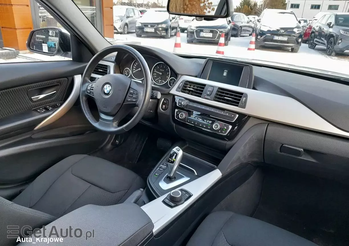 BMW Seria 3 320i GPF xDrive Advantage