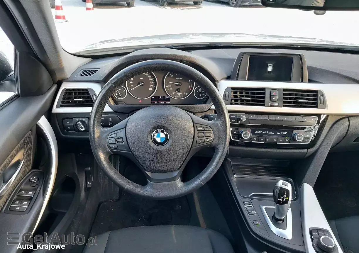 BMW Seria 3 320i GPF xDrive Advantage