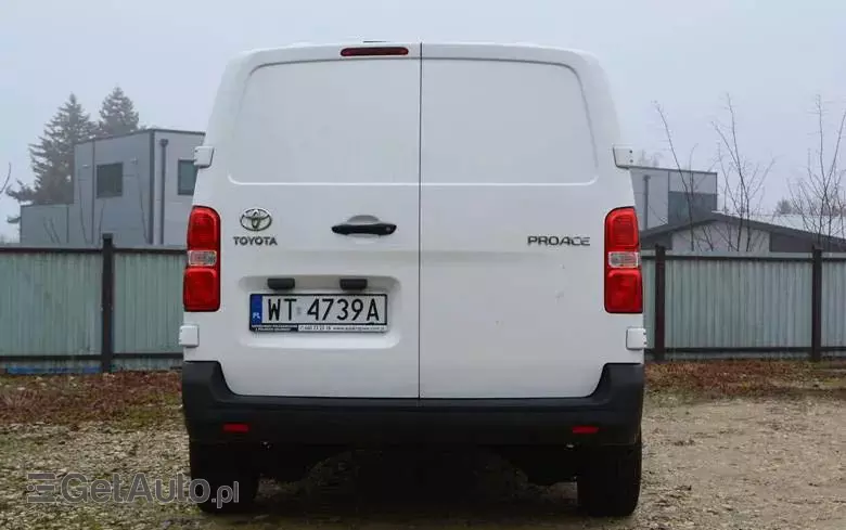 TOYOTA PROACE 