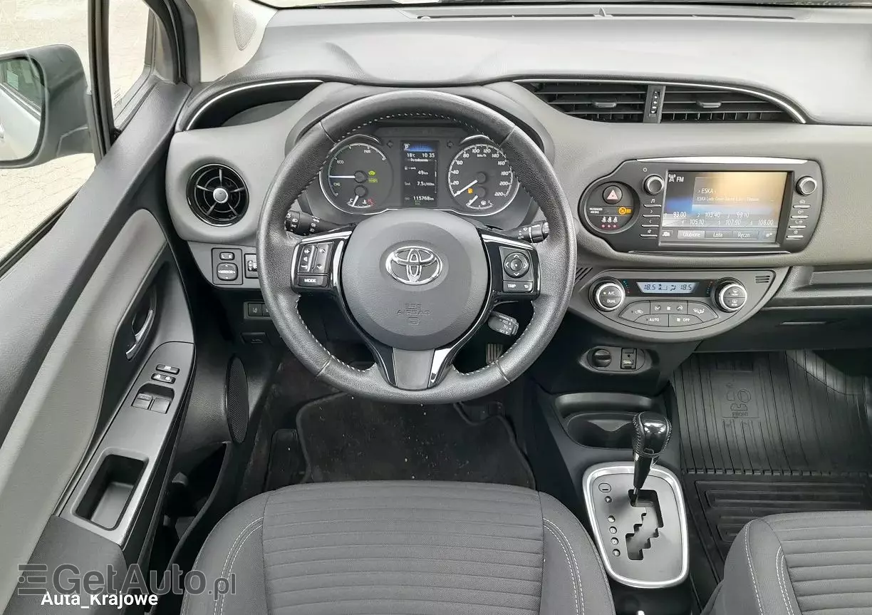 TOYOTA Yaris Hybrid 100 Premium