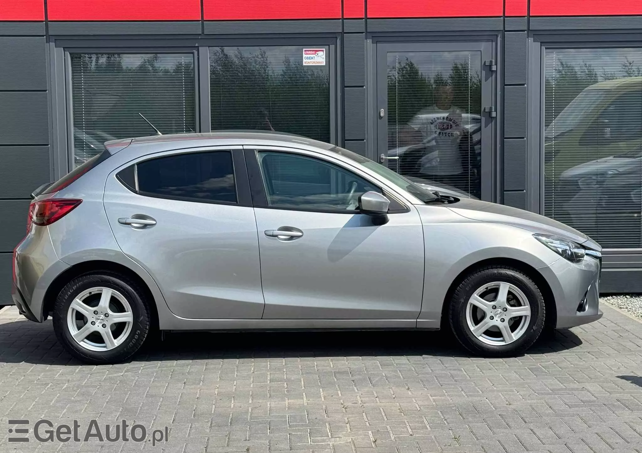 MAZDA 2 