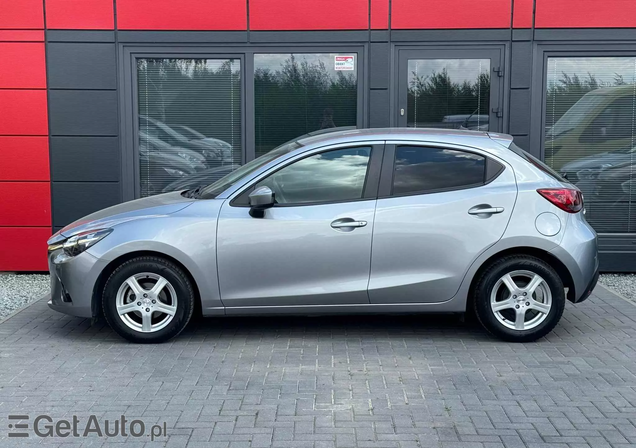 MAZDA 2 