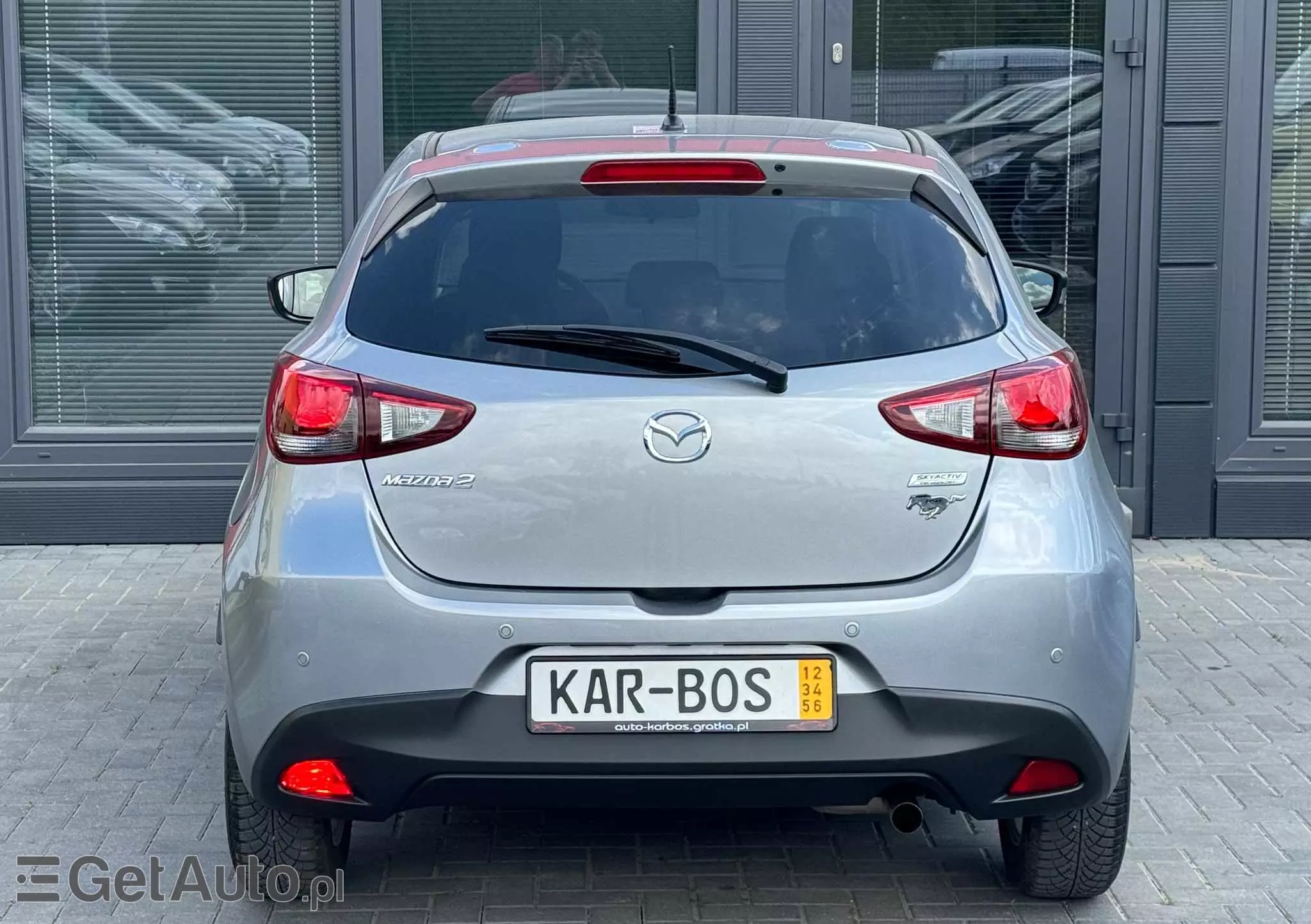 MAZDA 2 