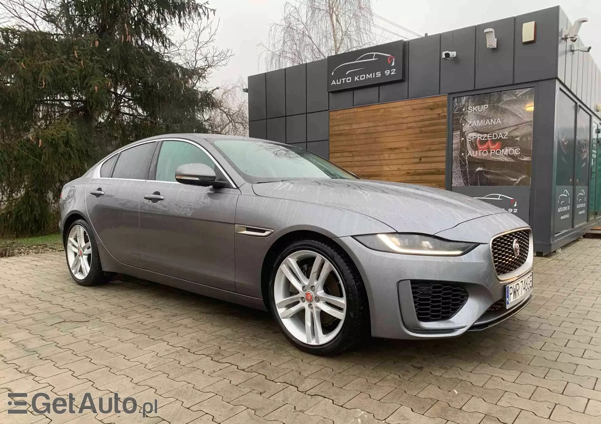 JAGUAR XE 2.0 D AWD R-Sport