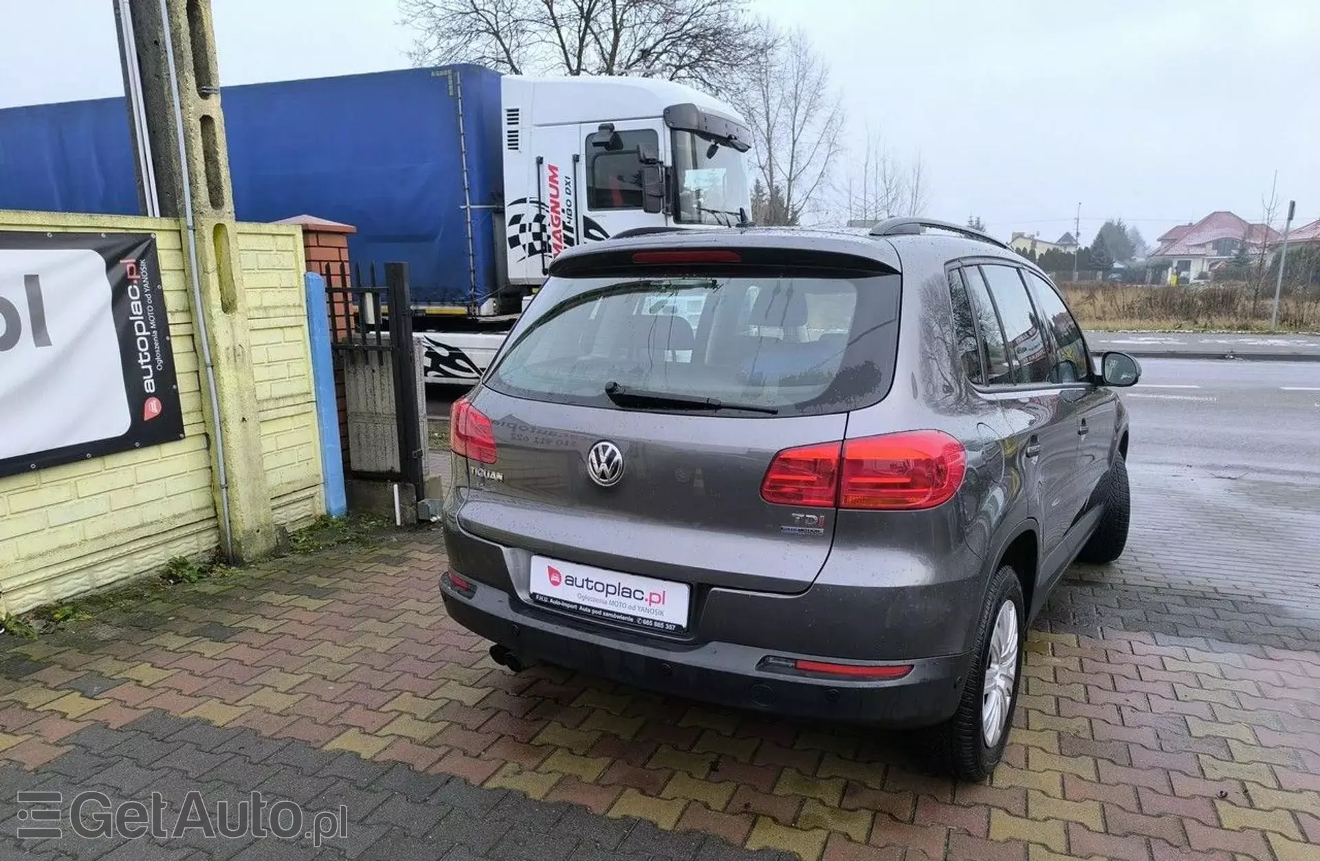 VOLKSWAGEN Tiguan 