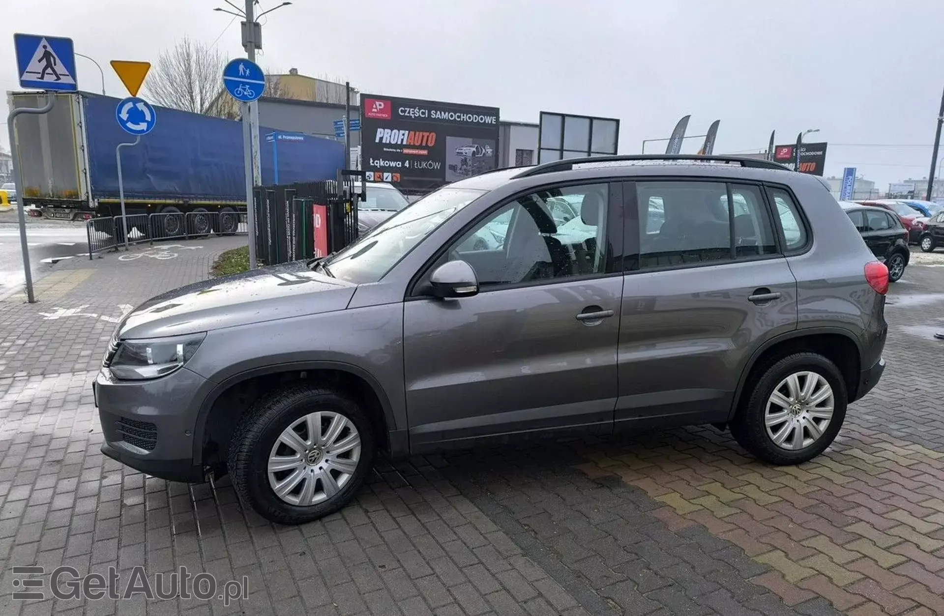 VOLKSWAGEN Tiguan 