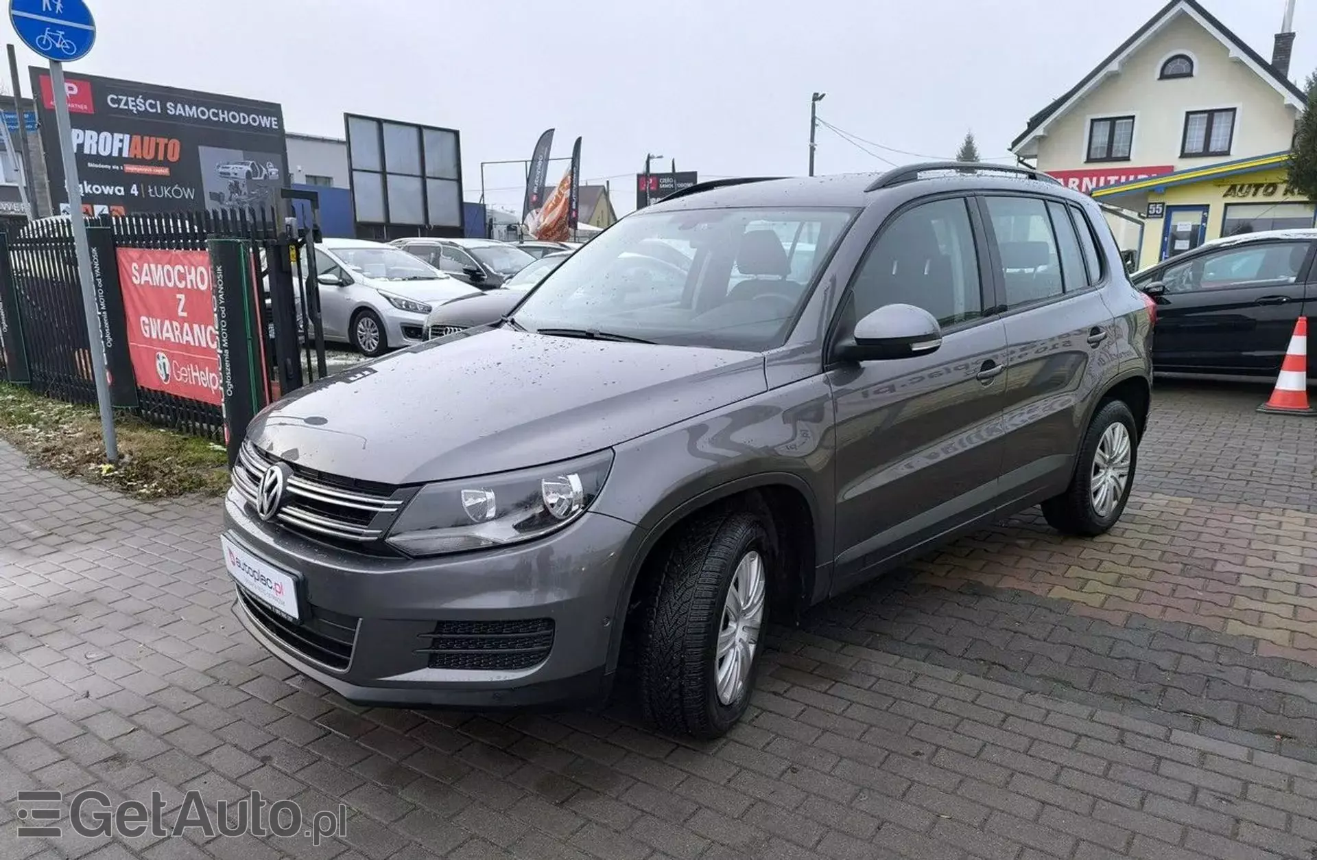 VOLKSWAGEN Tiguan 