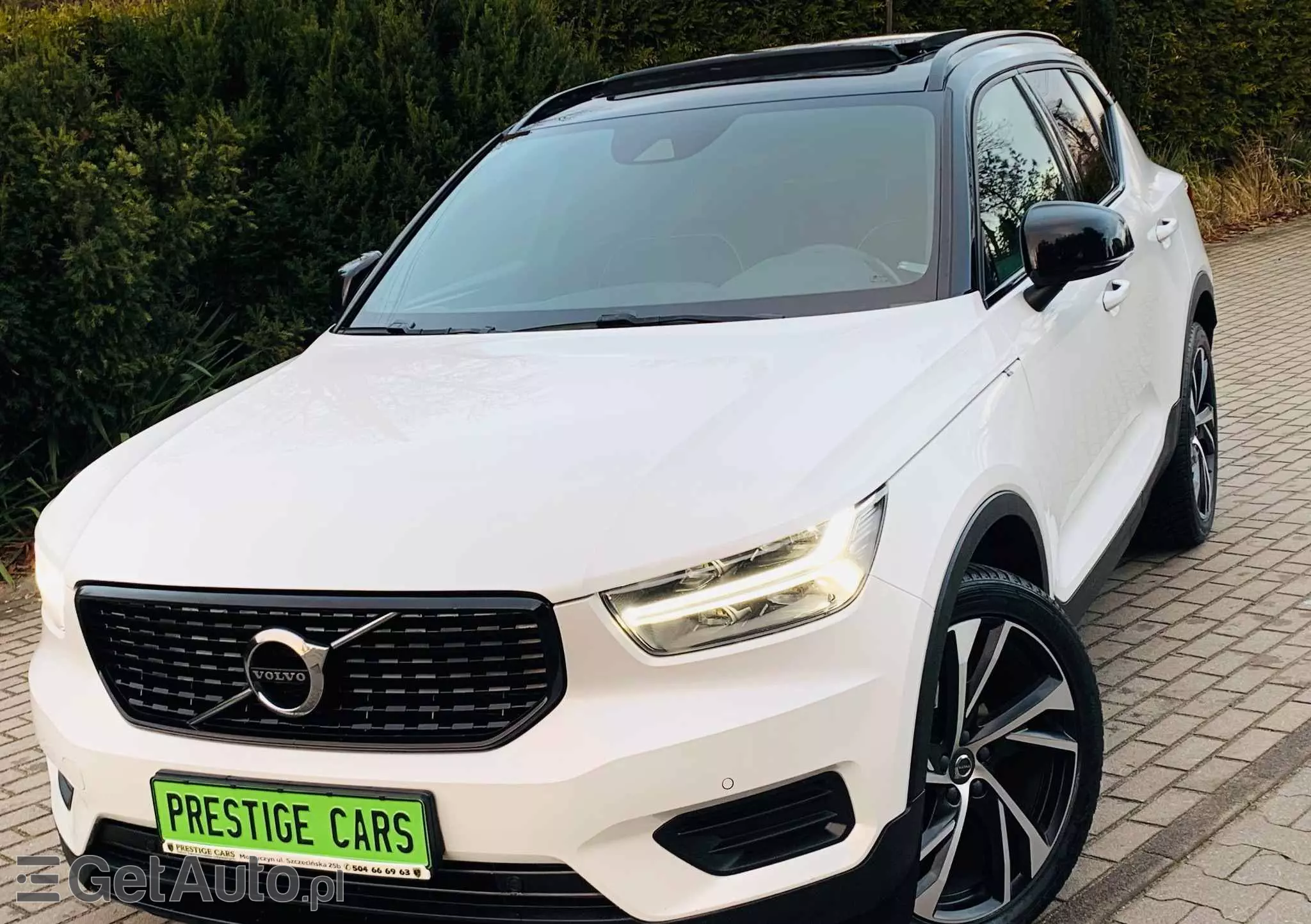 VOLVO XC 40 D3 R-Design