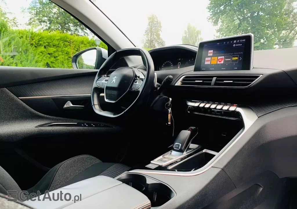 PEUGEOT 3008 1.2 PureTech Allure S&S EAT8