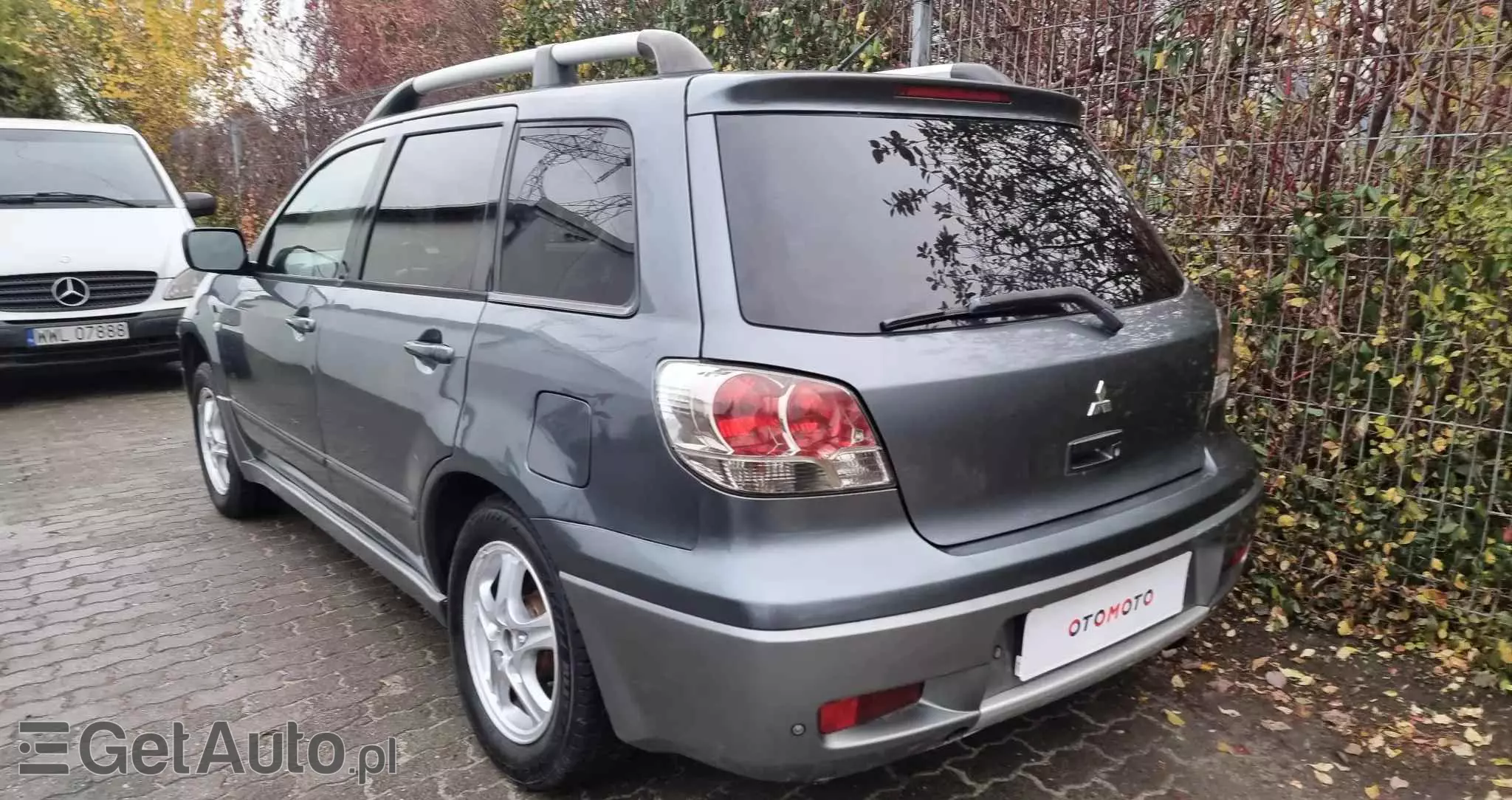 MITSUBISHI Outlander 2.4 Intense (lea)