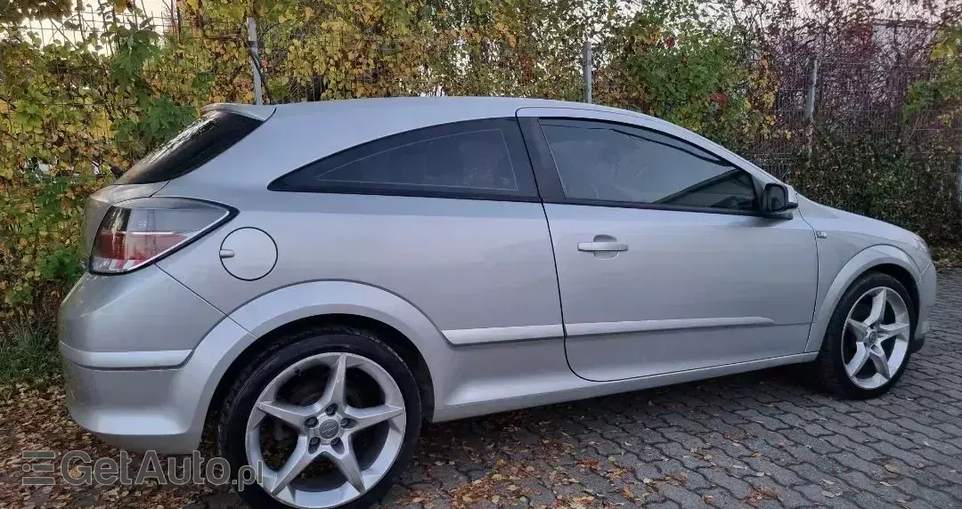 OPEL Astra III GTC 1.9 CDTI Cosmo