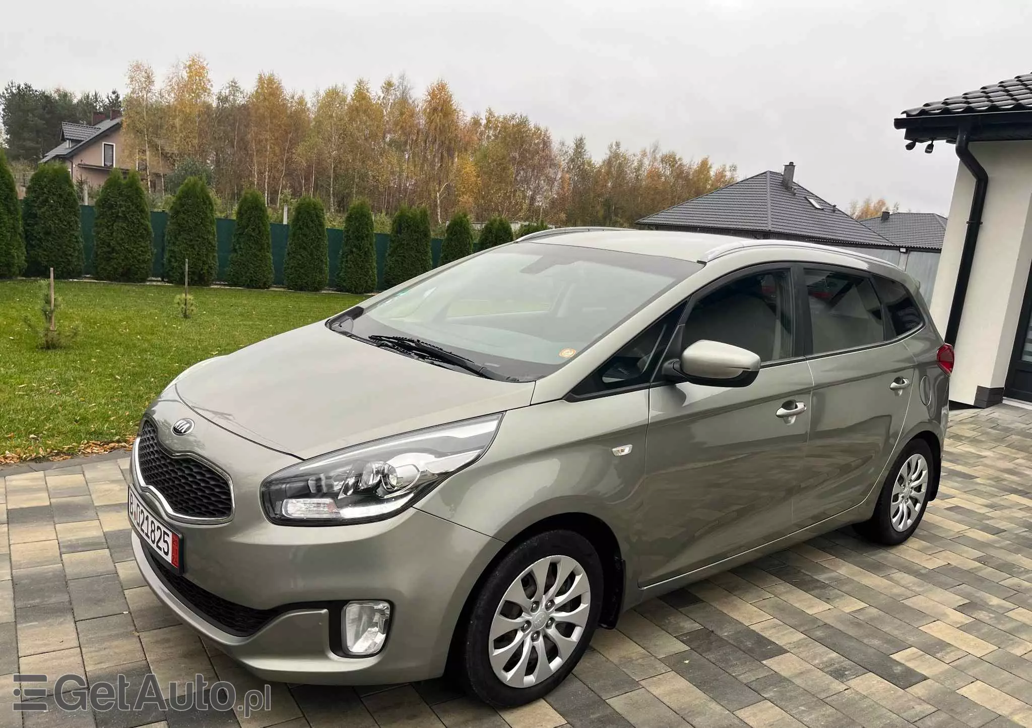 KIA Carens 