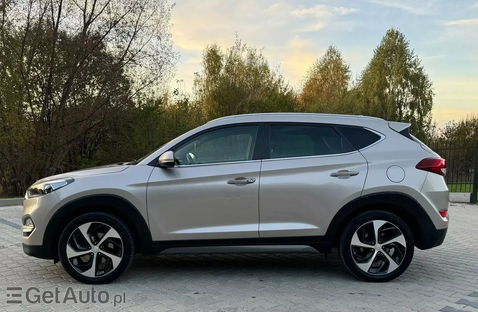 HYUNDAI Tucson 