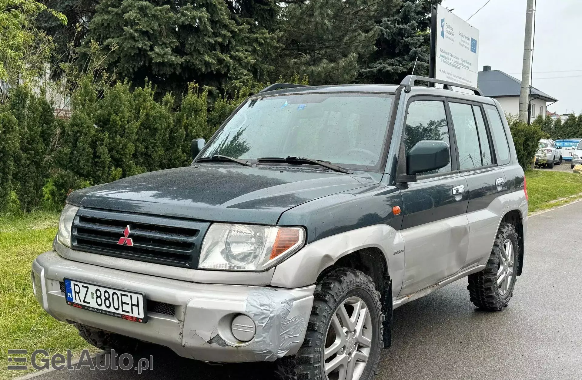 MITSUBISHI Pajero 