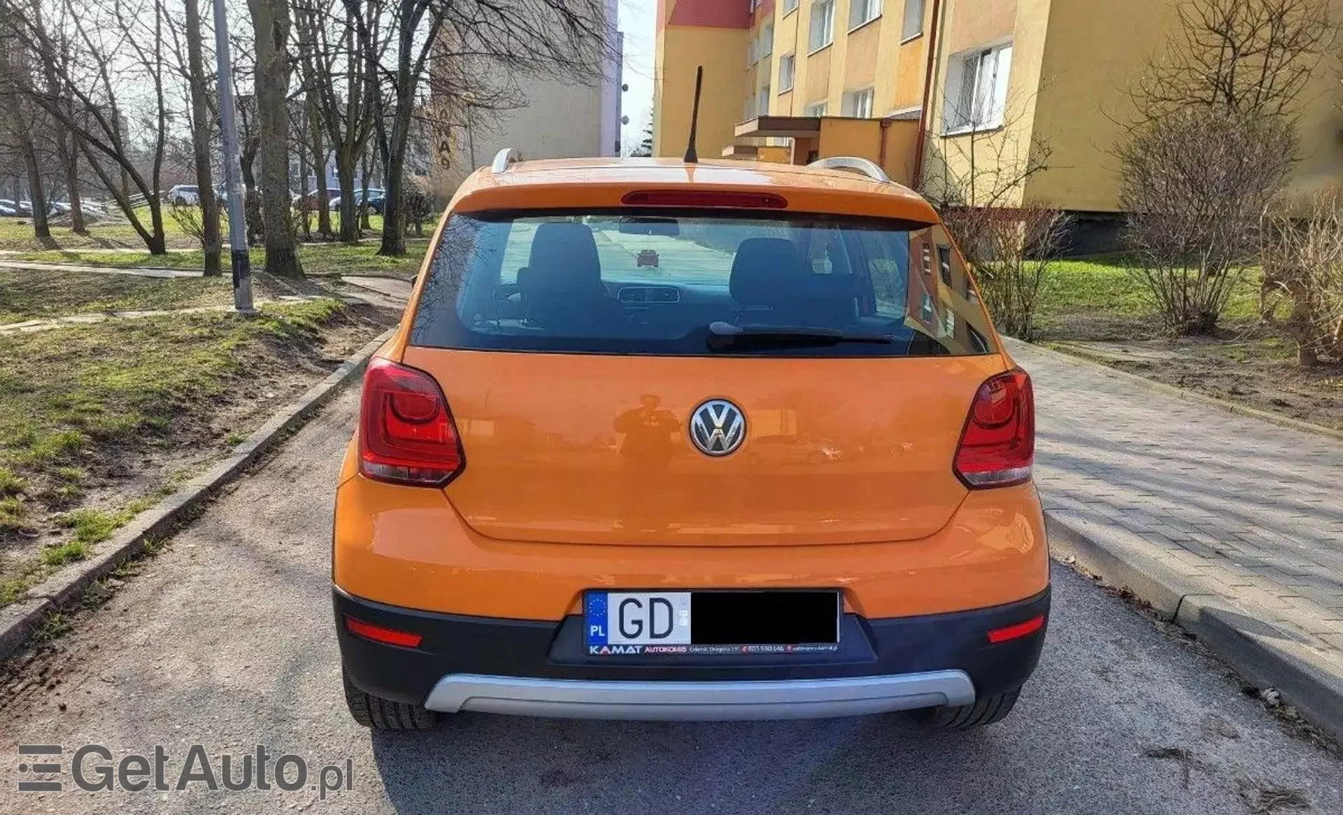 VOLKSWAGEN Polo 