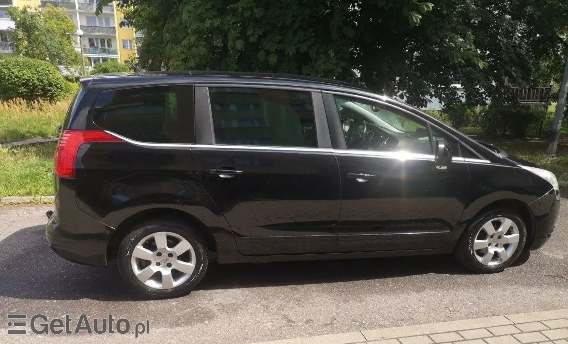 PEUGEOT 5008 