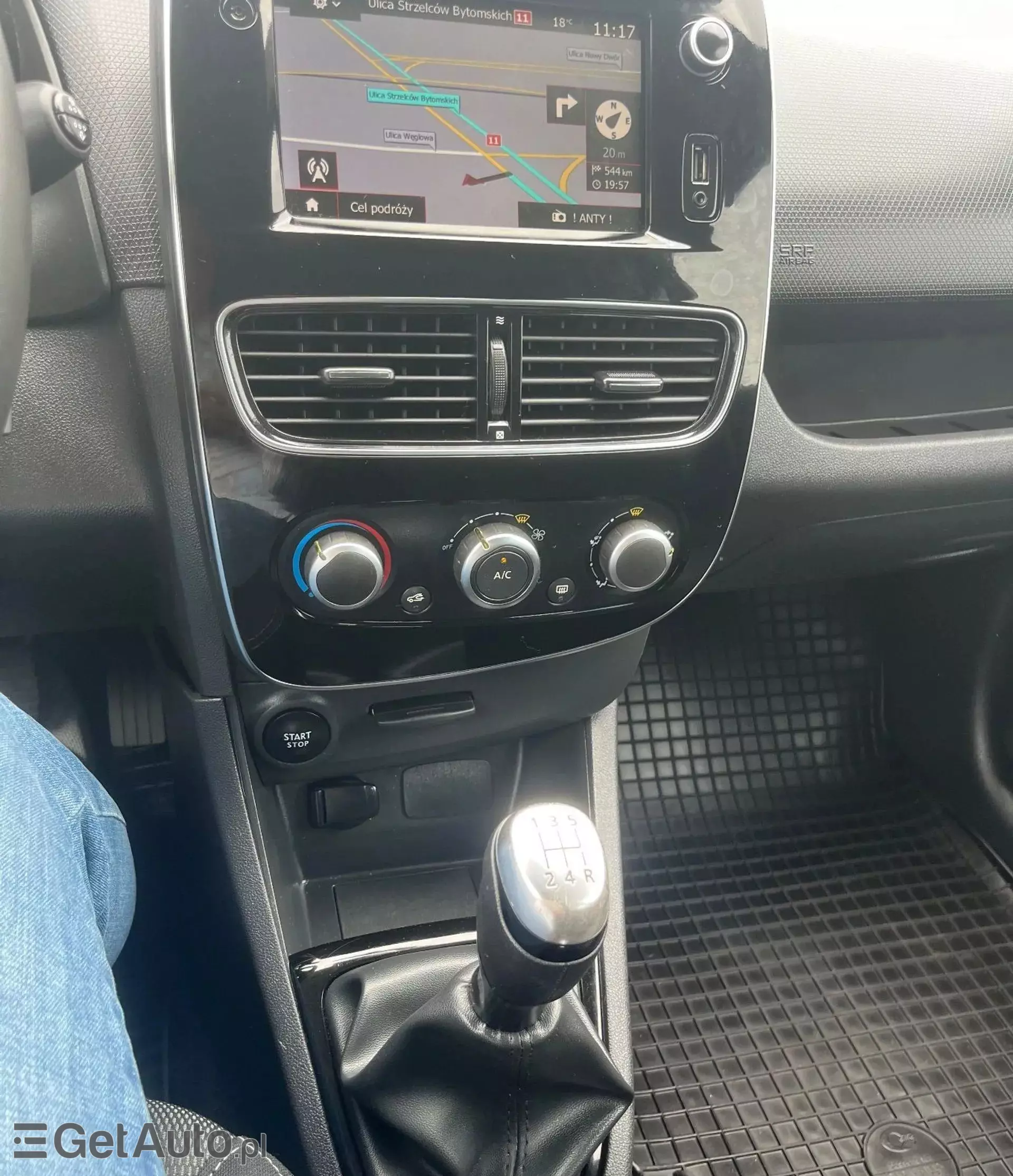 RENAULT Clio 