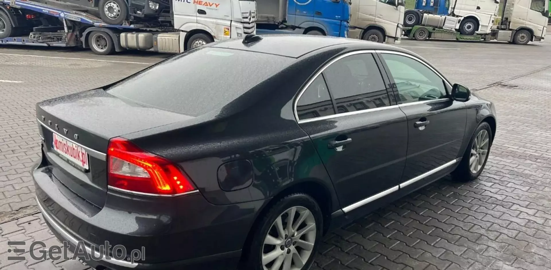 VOLVO S80 