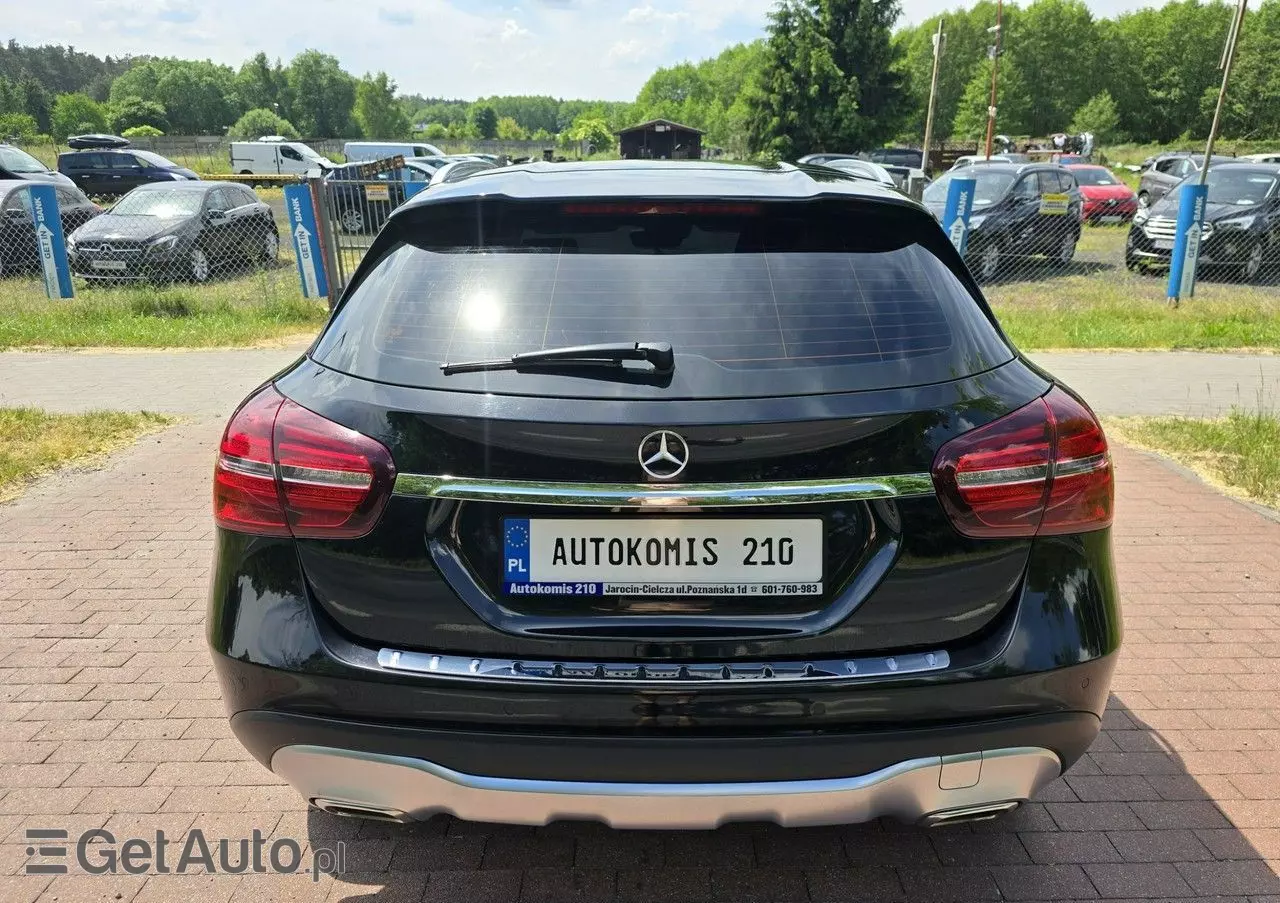 MERCEDES-BENZ GLA 