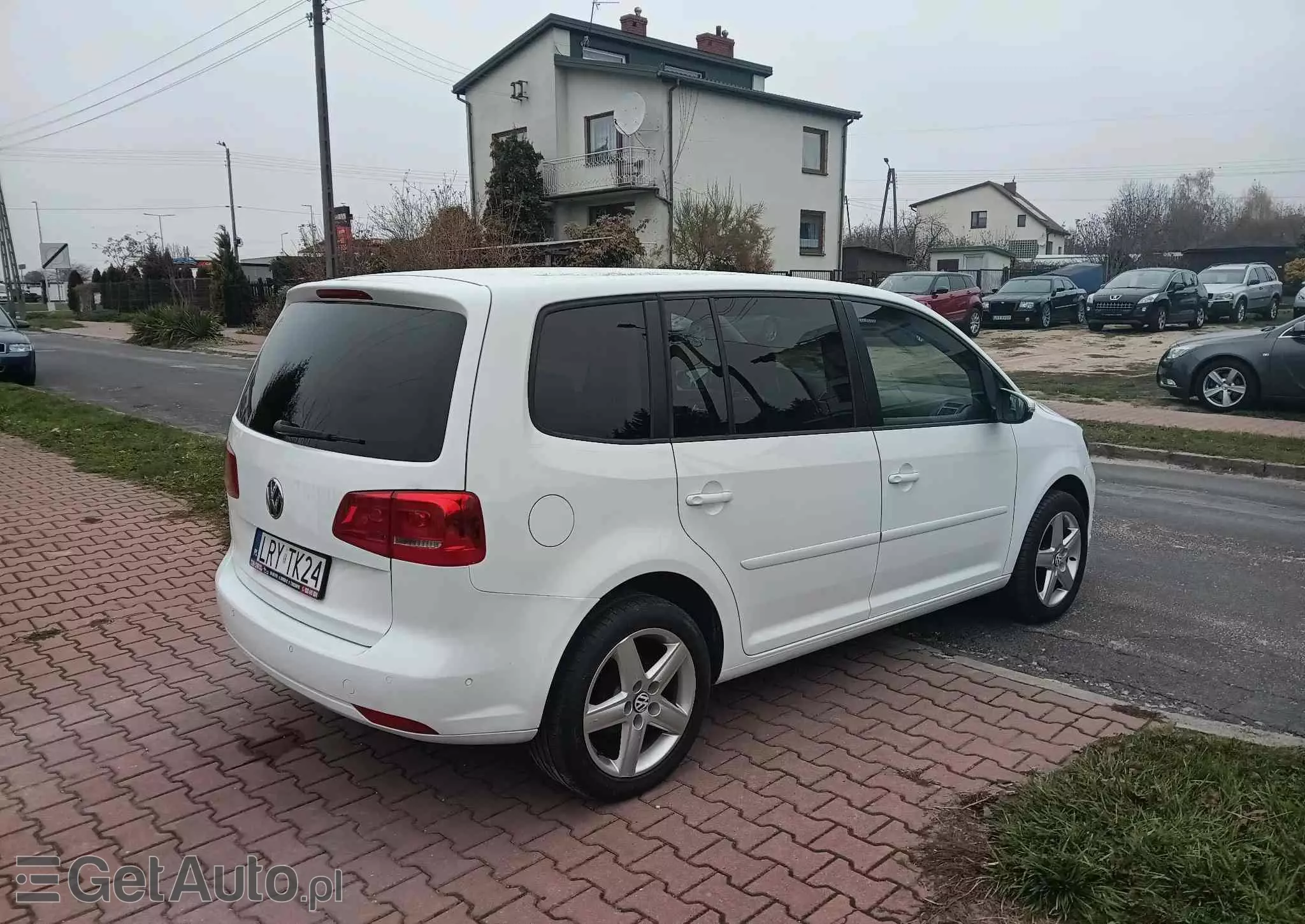 VOLKSWAGEN Touran 2.0 TDI DPF BlueMotion Technology DSG Comfortline