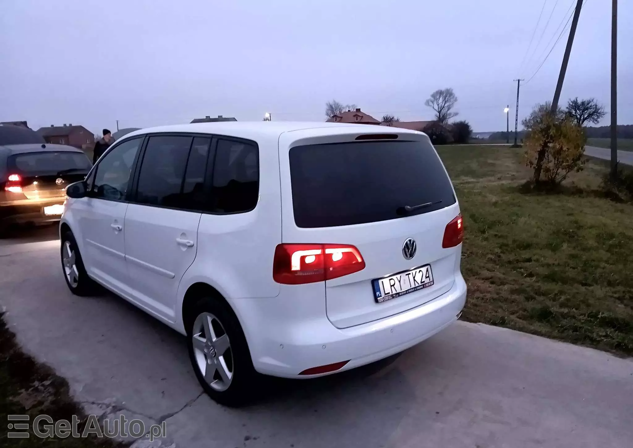 VOLKSWAGEN Touran 2.0 TDI DPF BlueMotion Technology DSG Comfortline