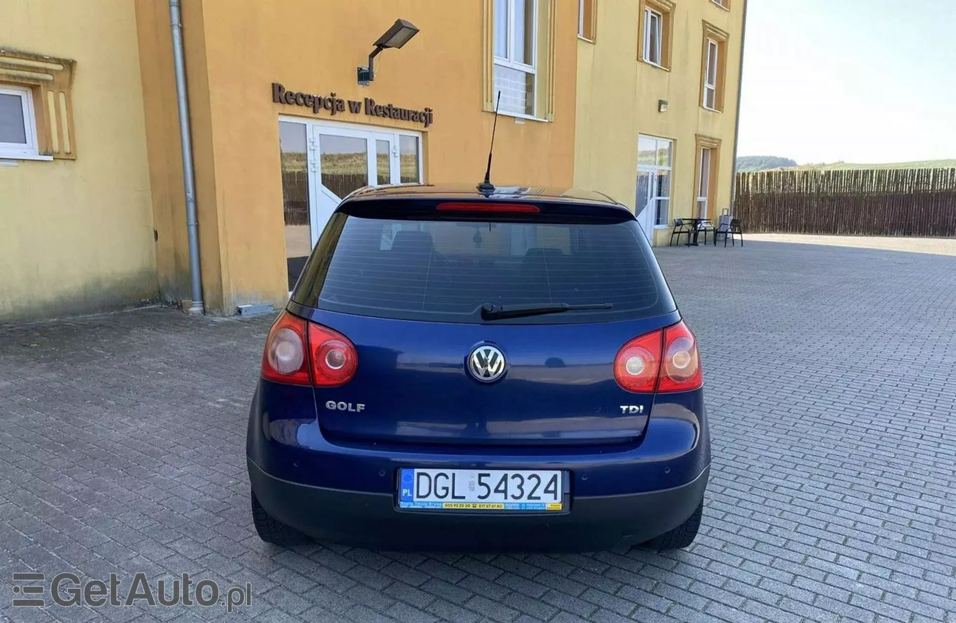 VOLKSWAGEN Golf 