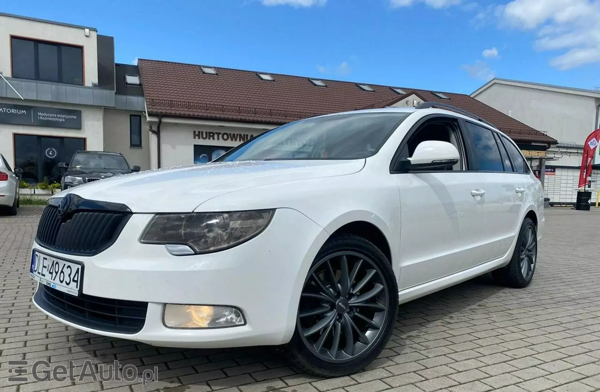 SKODA Superb 