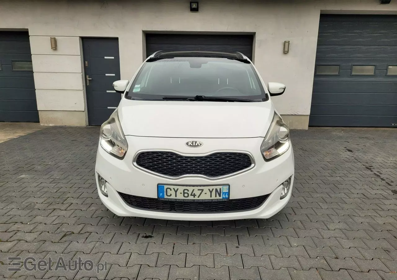 KIA Carens 