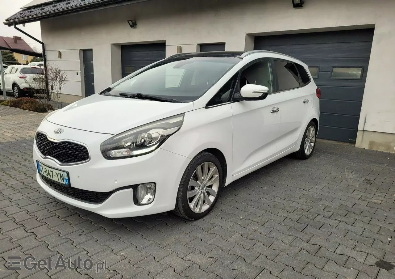 KIA Carens 