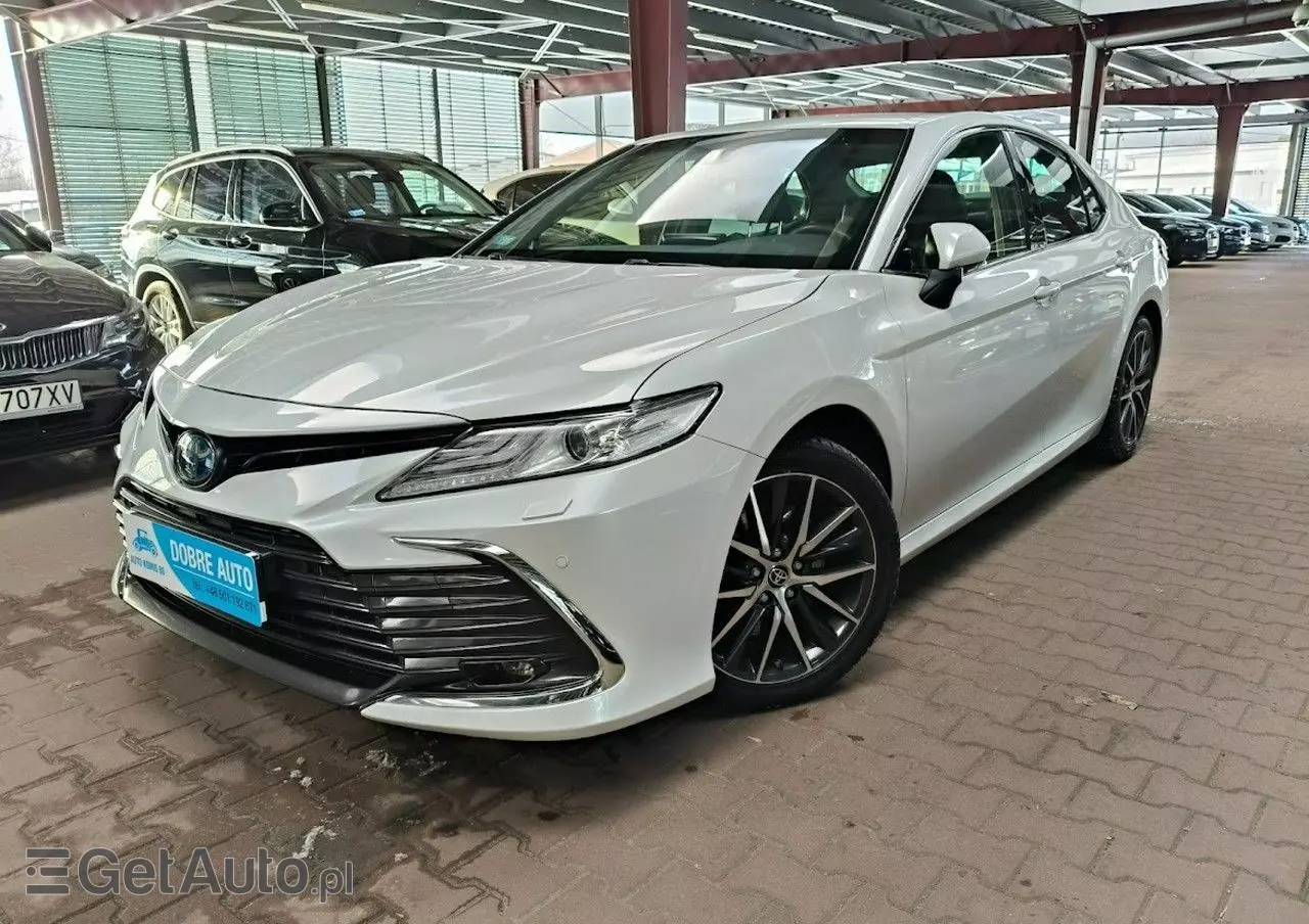 TOYOTA Camry 