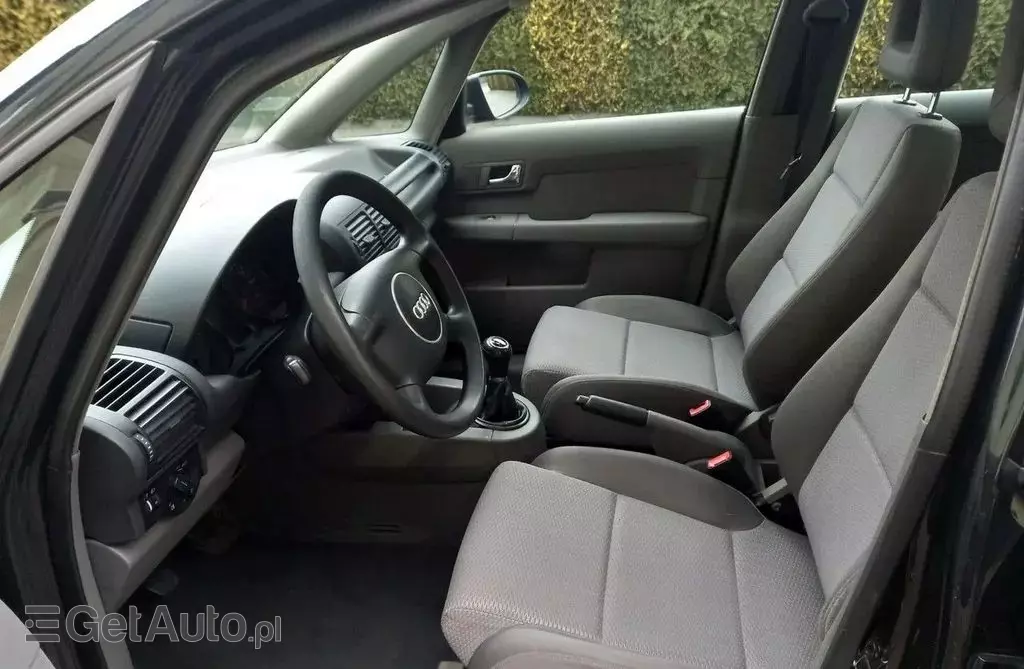 AUDI A2 