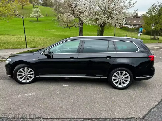 VOLKSWAGEN Passat Highline DSG