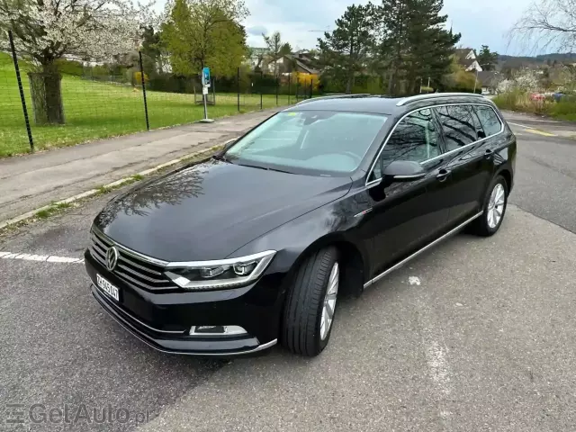 VOLKSWAGEN Passat Highline DSG