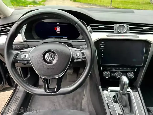 VOLKSWAGEN Passat Highline DSG