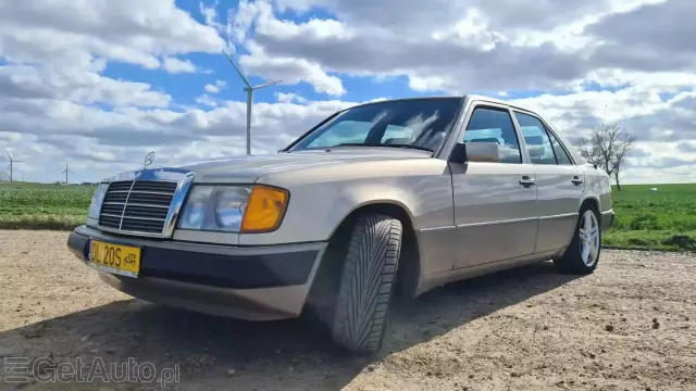 MERCEDES-BENZ W 124 200E