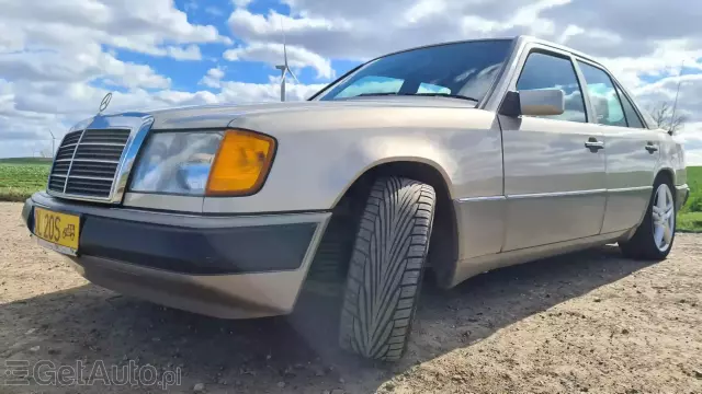 MERCEDES-BENZ W 124 200E