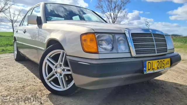 MERCEDES-BENZ W 124 200E