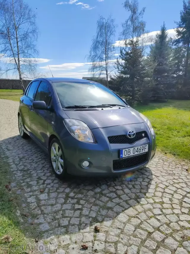 TOYOTA Yaris TS