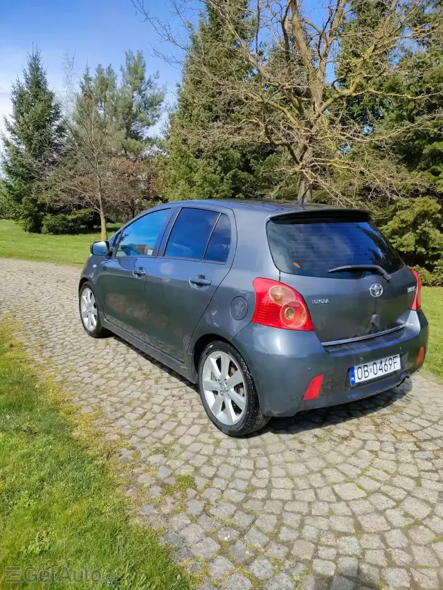 TOYOTA Yaris TS