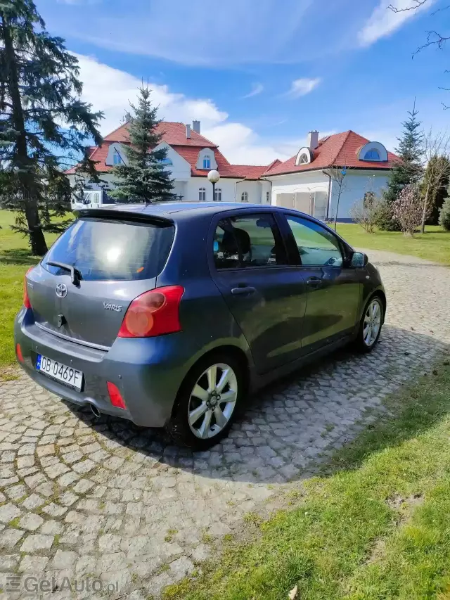 TOYOTA Yaris TS