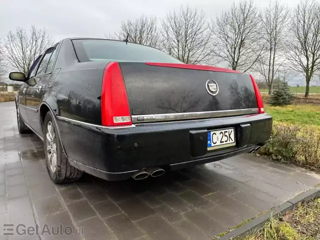 CADILLAC Dts 