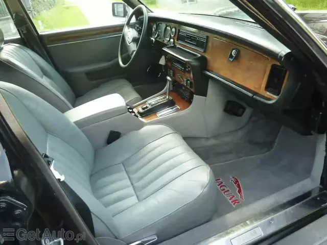 JAGUAR XJ6 