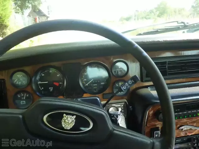 JAGUAR XJ6 