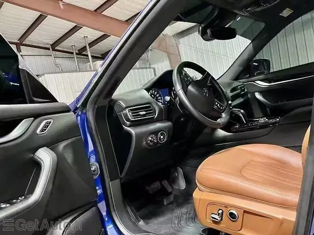 MASERATI Levante Base