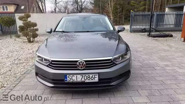 VOLKSWAGEN Passat Trendline