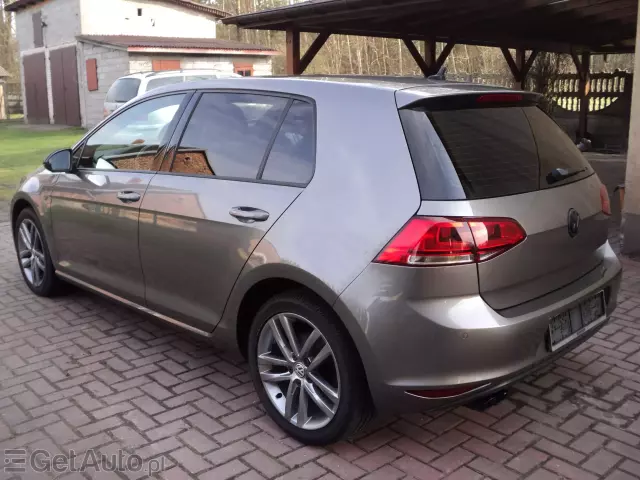 VOLKSWAGEN Golf Highline