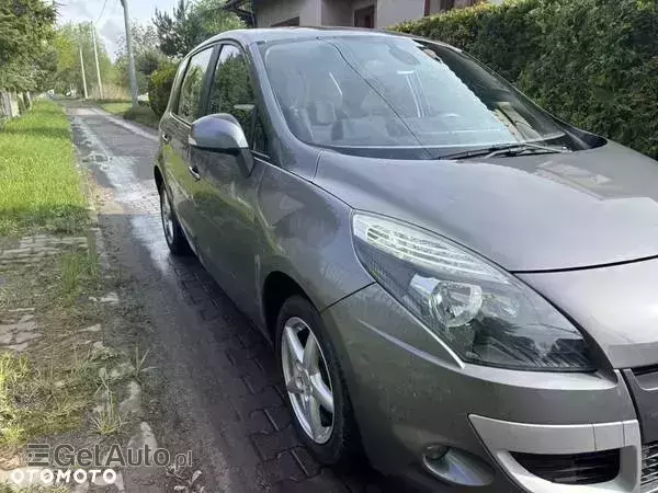 RENAULT Scenic Authentique 105