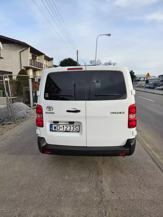 TOYOTA Proace Verso 